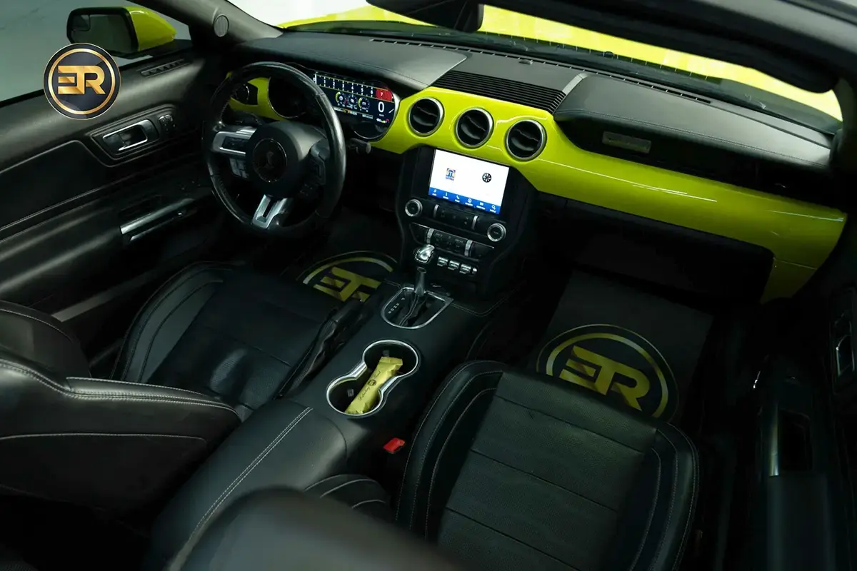 Ford Mustang (Yellow)
