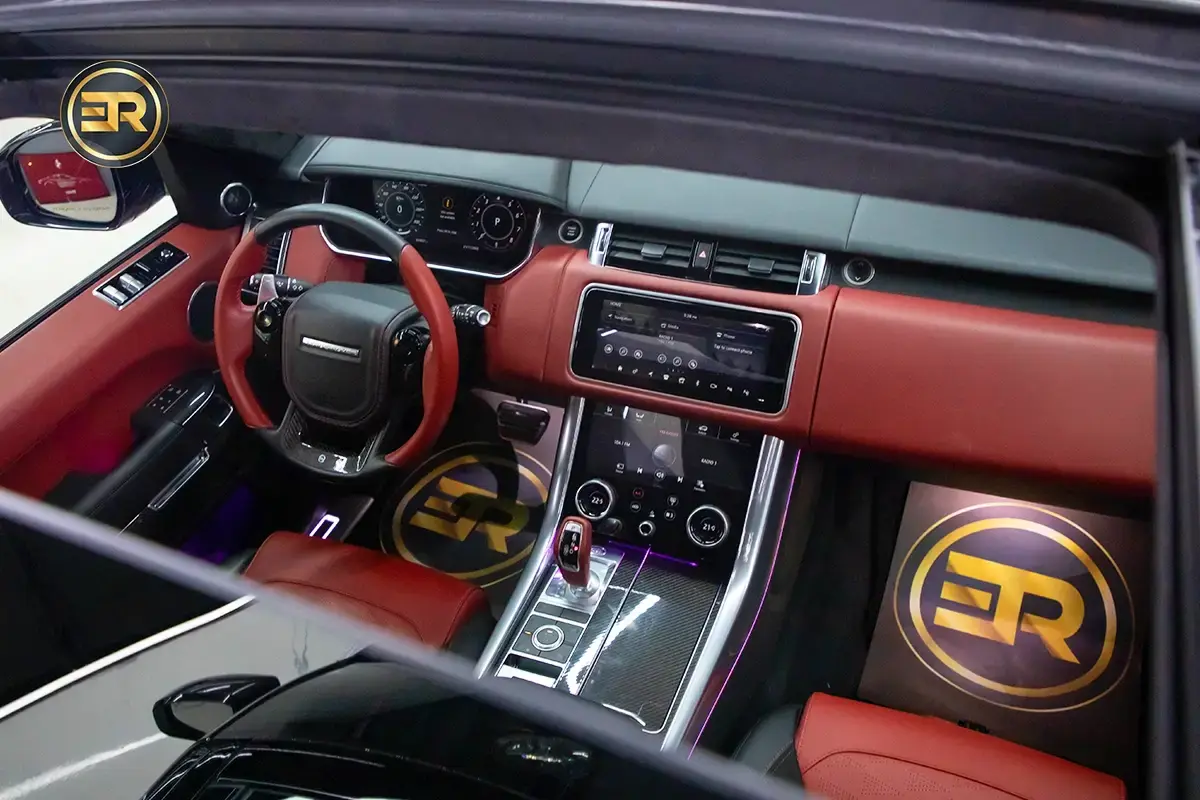 Range Rover SVR (Nardo Gray)