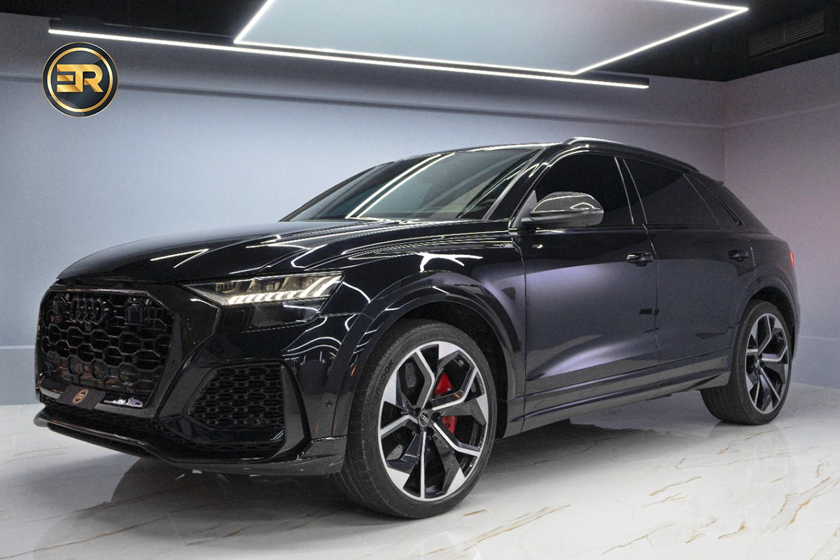 Audi RSQ8 (Black)