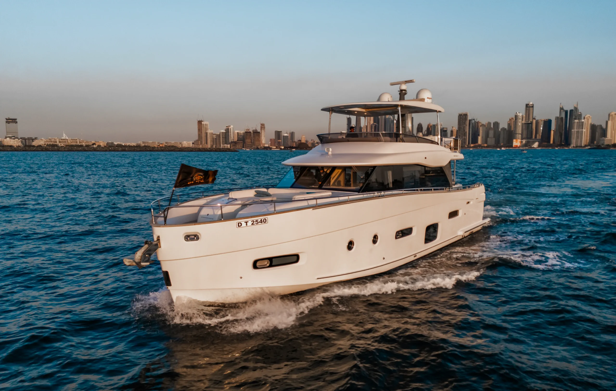 2022 Azimut Magellano 66